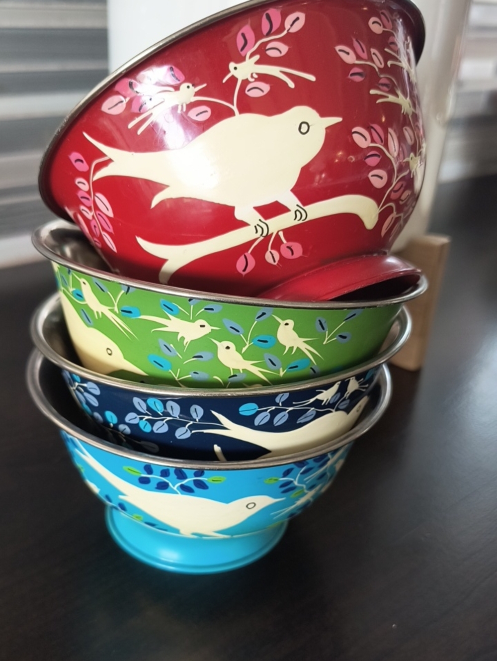 Retro, Vintage Enamel Bird-Print Metal Bowls